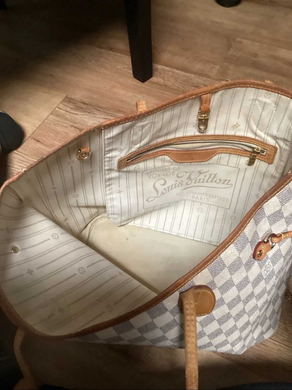 Louis Vuitton Damier Azur Canvas Neverfull Tote - White & Tan